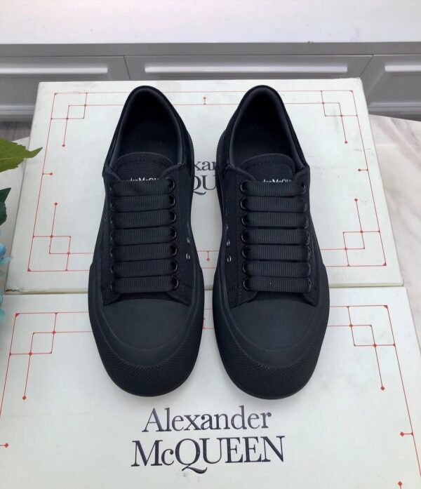 Alexender_Mc queen   - Mkl business