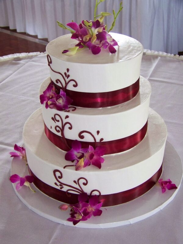Gâteau de Mariage Élégant à Trois Niveaux 1 - MediCake