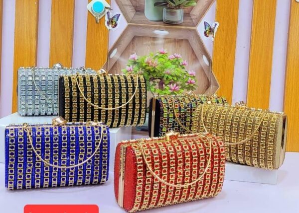 Plumier soirée luxe avec strass et chaîne dorée - Fratello Business (Bukavu)