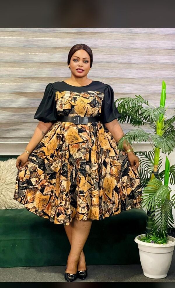 Robe midi chic à manches bouffantes et imprimé artistique - Mango's_store (Bukavu)