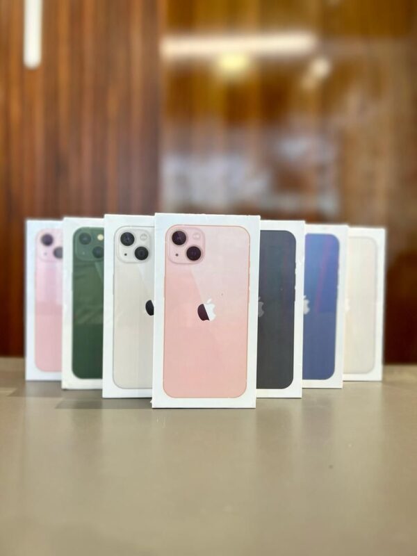 I phone 13 256GB Dav business(Dar es salaam)